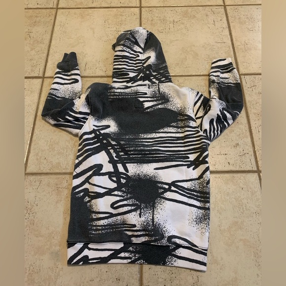 💜 URBAN-ID YOUTH Graffiti Print Hoodie Size S/P (7/8) - Picture 3 of 5